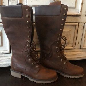 NIB Timberland lace-up leather boots